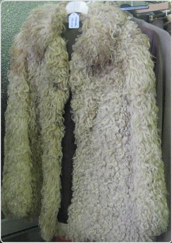 Chaquetón de lana de oveja 35 € en la Feria Madrid Moda Vintage